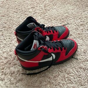 Big Kid’s Dunk High GS 'Black University Red'